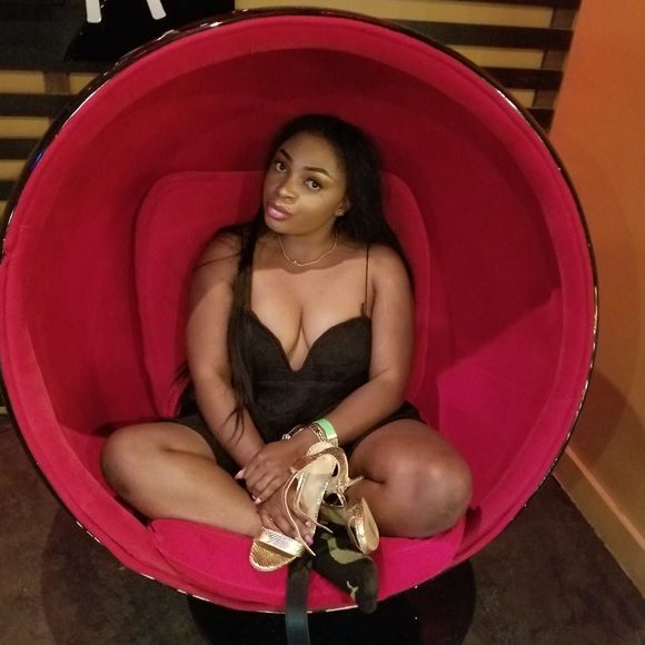 Meet your Posher, Enagakong - Picture 1 of 1